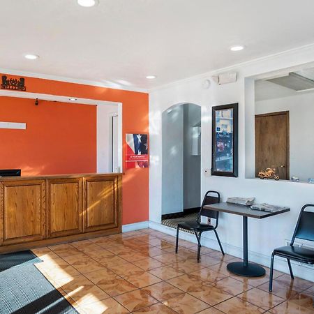 Oyo Townhouse Dodge City Ks エクステリア 写真