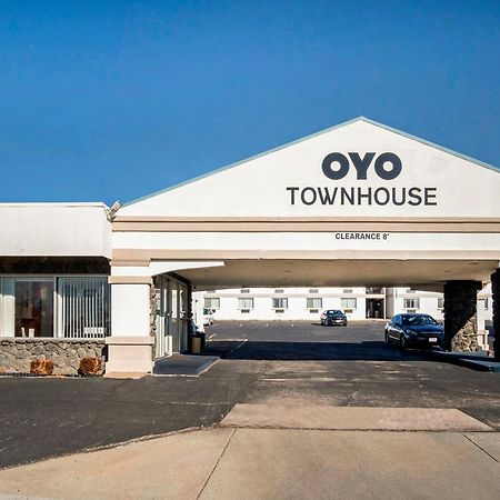 Oyo Townhouse Dodge City Ks エクステリア 写真