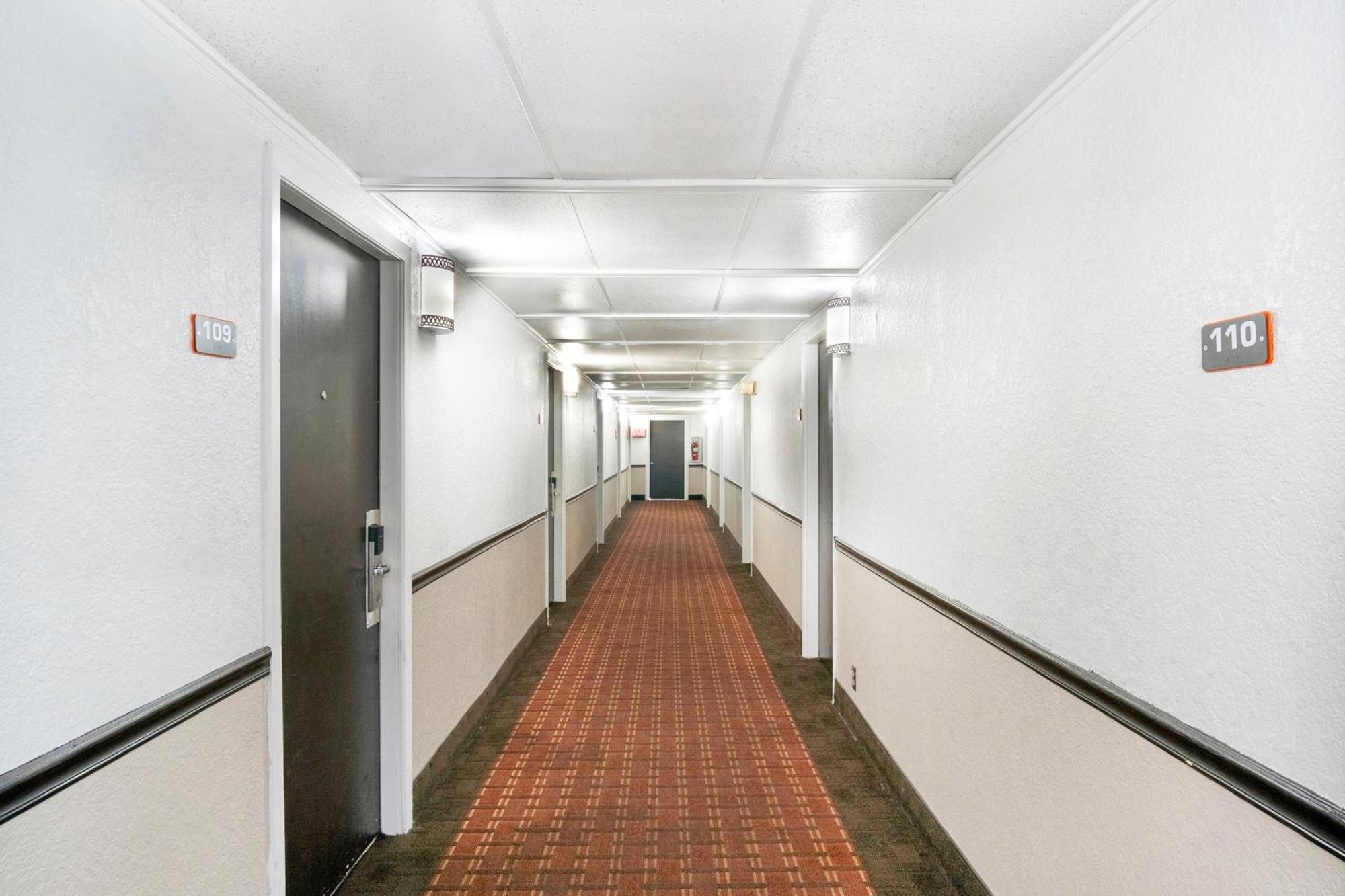 Oyo Townhouse Dodge City Ks エクステリア 写真