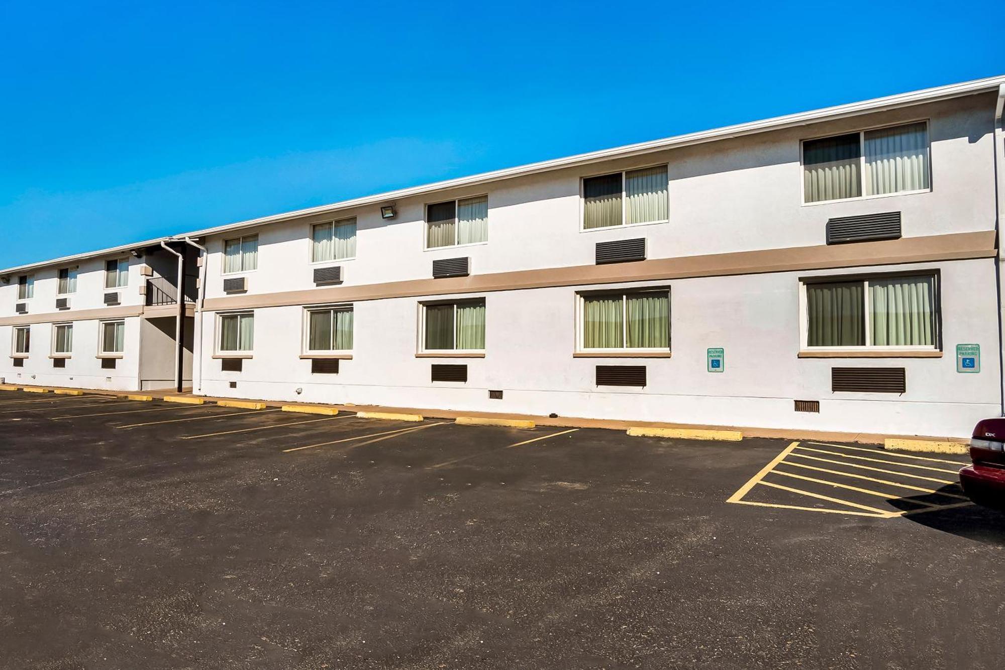 Oyo Townhouse Dodge City Ks エクステリア 写真