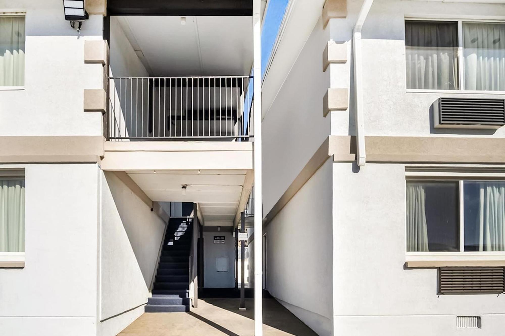 Oyo Townhouse Dodge City Ks エクステリア 写真