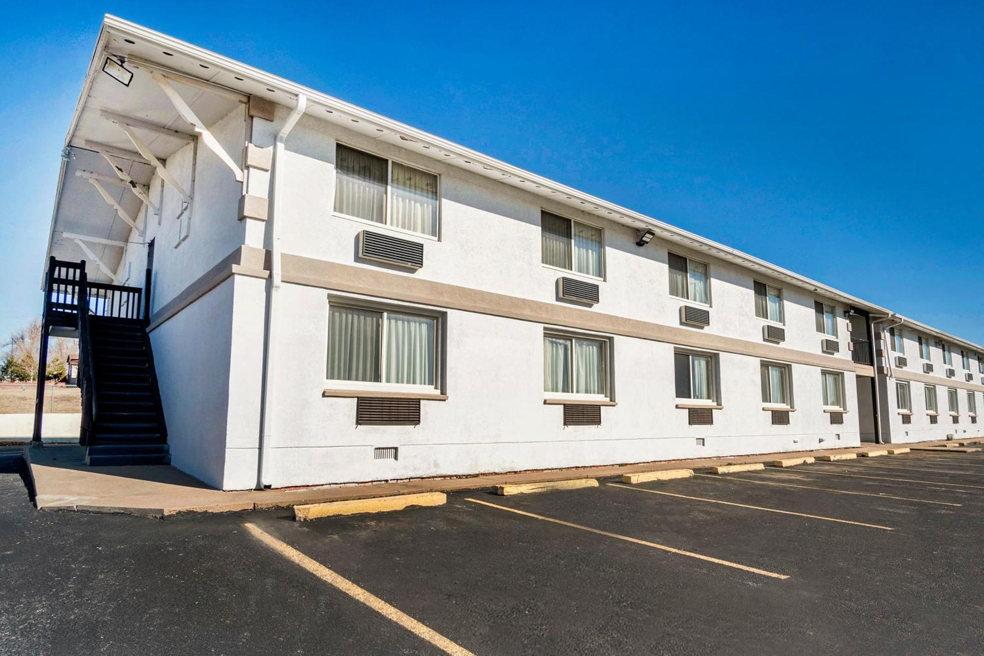 Oyo Townhouse Dodge City Ks エクステリア 写真